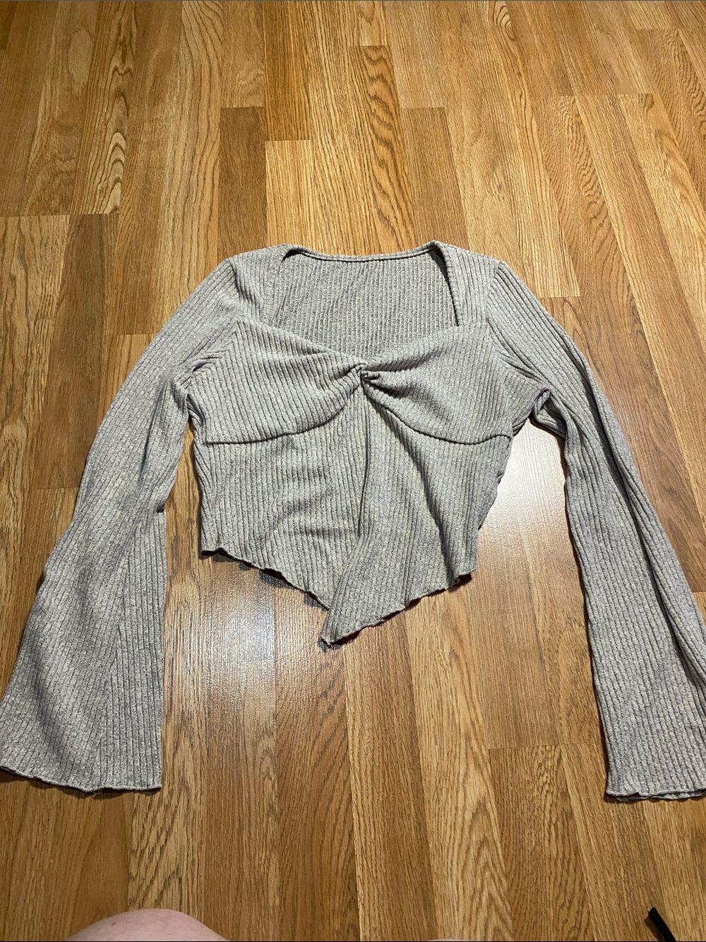 SHEIN Gray Ribbed Twist-Front Long Sleeve Crop Top
